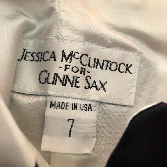 Beautiful evening gown - Picture 2 of 5